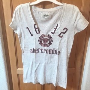 Abercrombie Kids vanilla white v neck shirt top